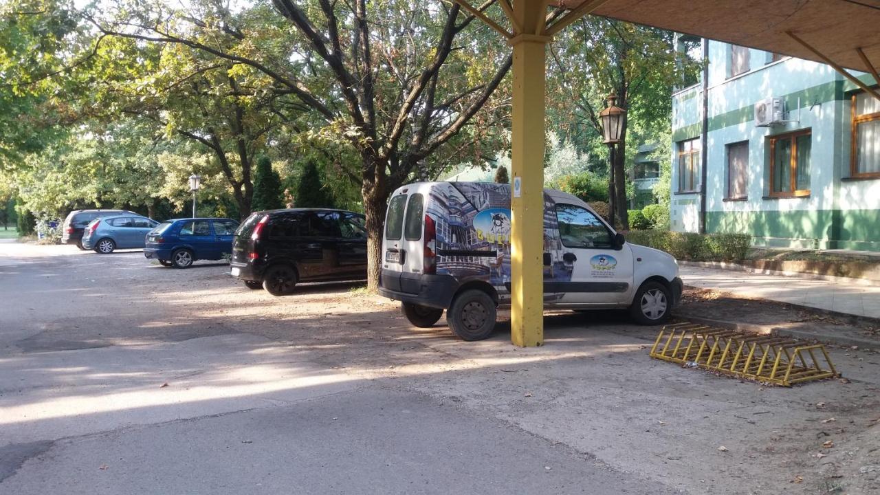 Garni Lupus Prenociste Kanjiža Exterior foto